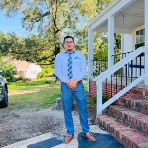 Meet your Posher, Carlos